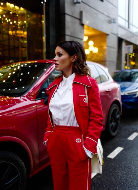 Ксения Луговая (жена депутата Госдумы от ЛДПР Андрея Лугового) в жакете (142 600 рублей) и брюках Gucci ($1,300)