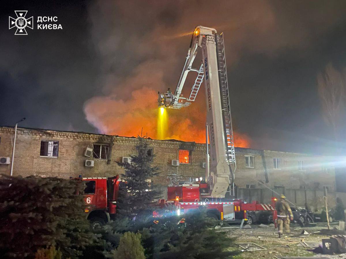 Последствия российского налета на Киев в ночь на 16 апреля 2026 года