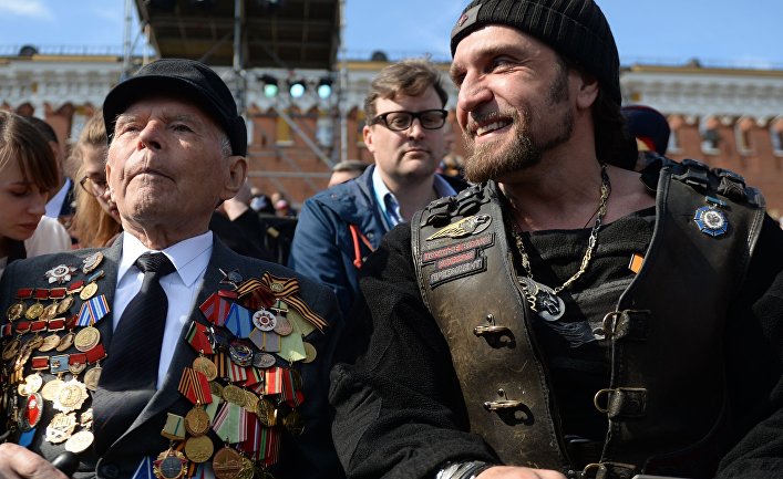 Хирург с ветераном ВОВ