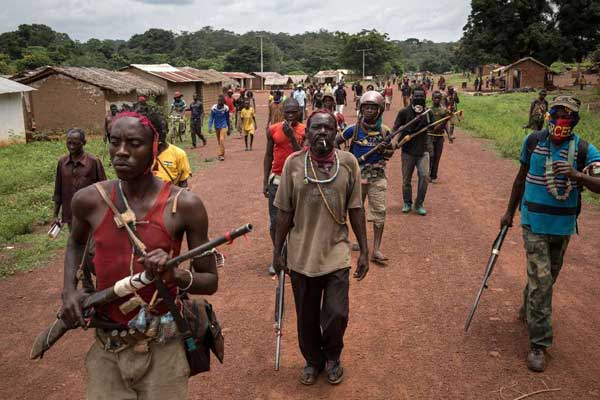 Население окрестностей Дамары, где вспыхнули беспорядки после убийства местного жителя «российскими наемниками»