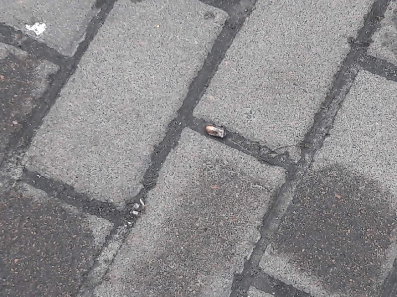 Одна из гильз на бульваре Тараса Шевченко