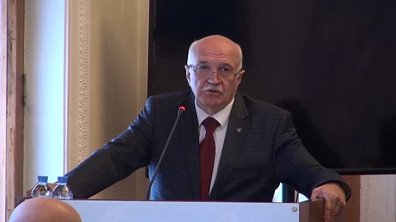 Олег Шведков