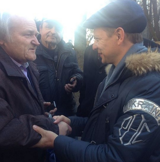 Яков Зайко и лидер Радикальной партии Олег Ляшко. Снимок сделан за день до смерти Зайко