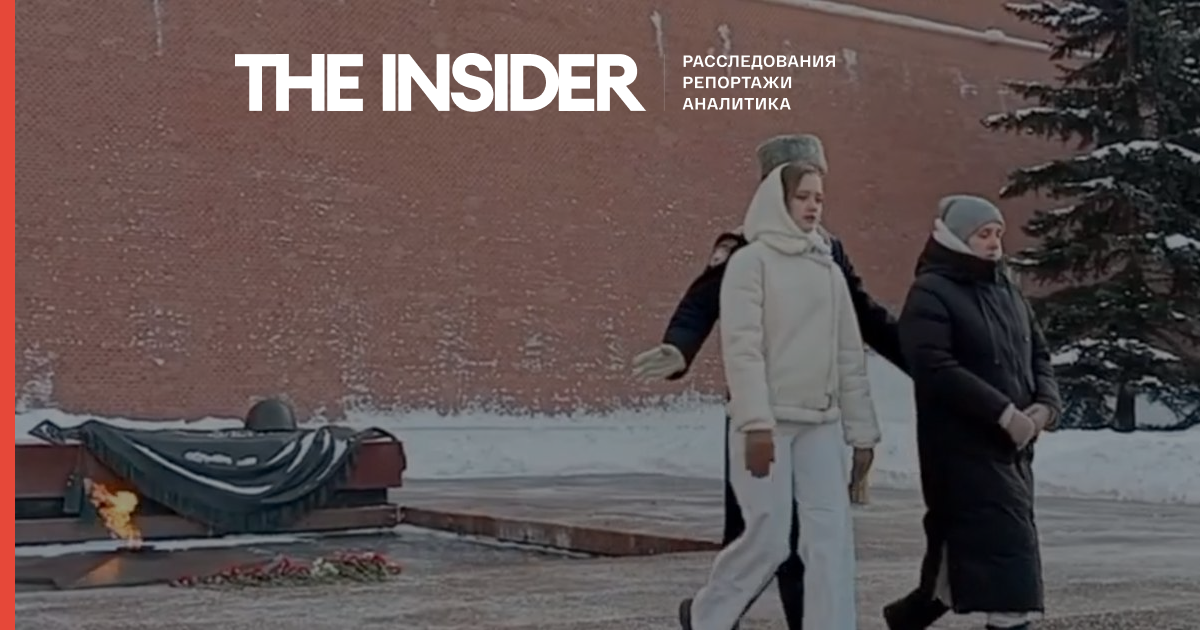 В Москве у Вечного огня проходит еженедельная акция движения ...