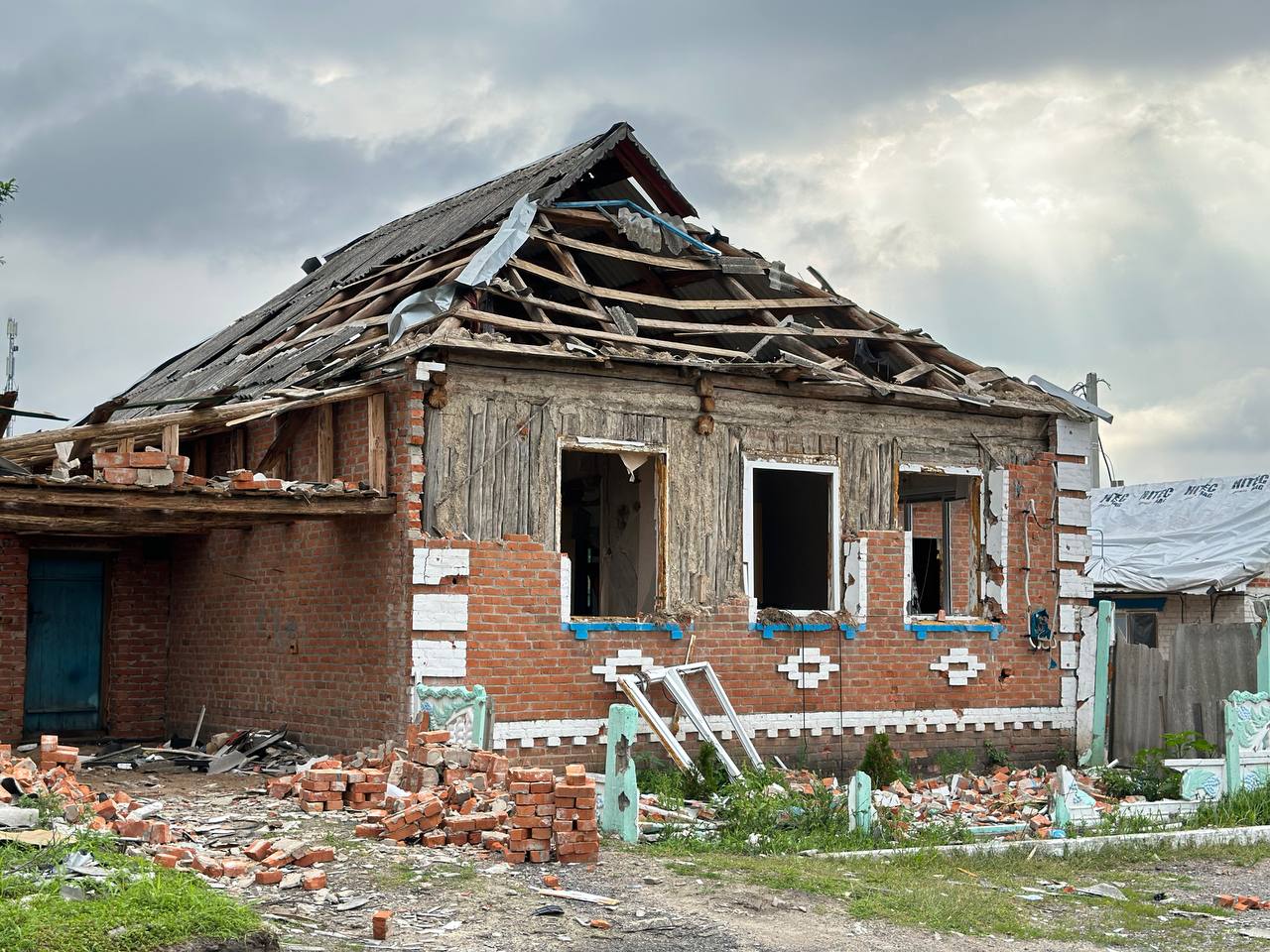 Власти уговаривают жителей Краснояружского района Белгородской области покинуть дома, но официально эвакуацию не объявляют — «Пепел»