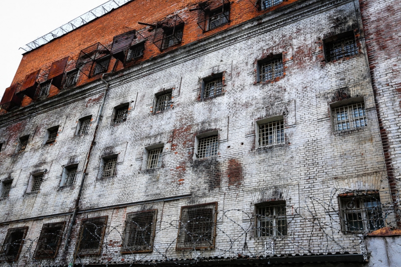 Cover image for В Балашовской тюрьме в Саратовской области умер политзаключенный Роман Сидоркин, осужденный за «госизмену»