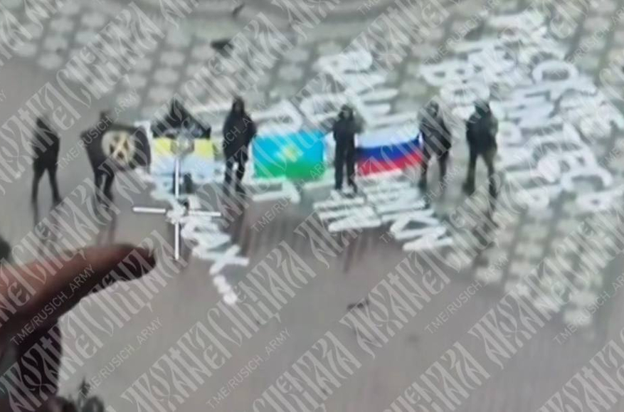 Russian troops in Sovetskaya Square in Sudzha photographed from a drone. Photo: Arkhangel Spetsnaza (Telegram)