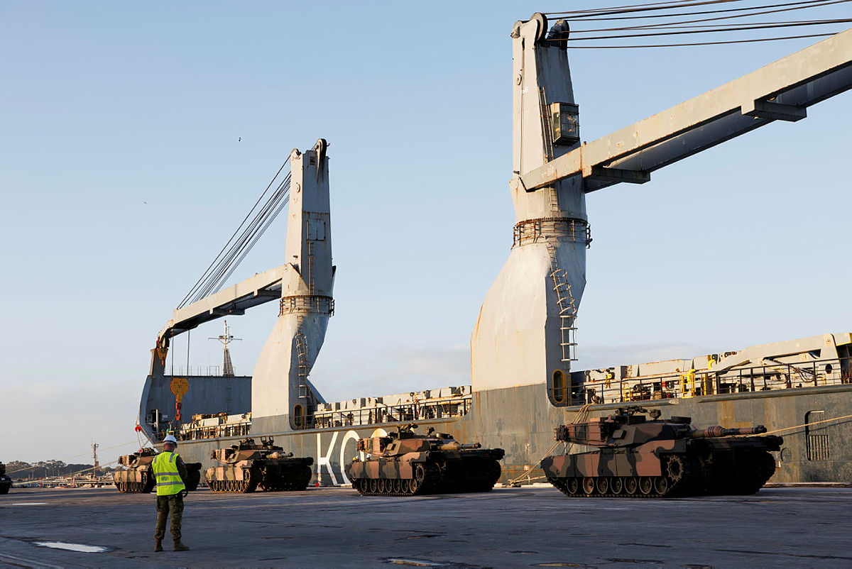 Отправка австралийских танков Abrams M1A1 в Украину. Фото: Минобороны Австралии