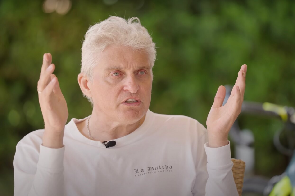 Скриншот: «Тиньков – болезнь и война» / вДудь / YouTube