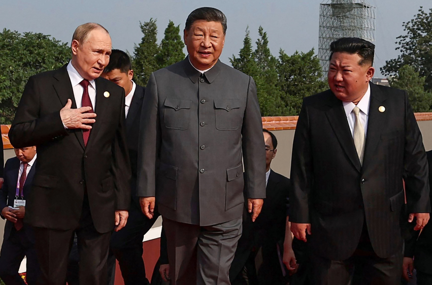 Владимир Путин, Си Цзиньпин и Ким Чен Ын перед военным парадом. Фото: AFP / Getty Images