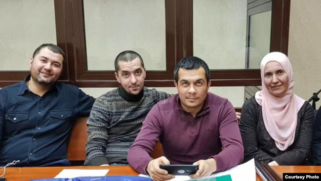 Адвокаты и юристы Эдем Семедляев, Назим Шейхмамбетов, Эмиль Курбединов и Лиля Гемеджи. Фото: «Крым.Реалии»