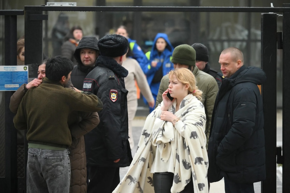 Обстановка возле Успенской школы в Подмосковье после нападения. Фото: РИА «Новости»