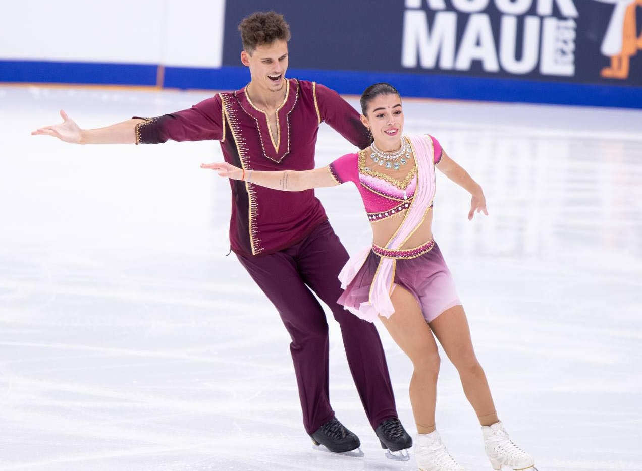 Карина Акопова и Никита Рахманин. Фото: Федерация фигурного катания Армении 