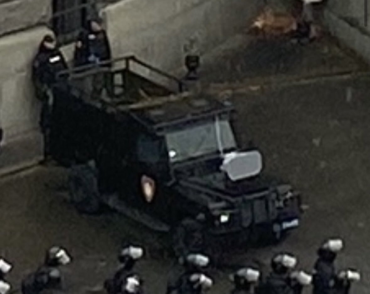 Фото: предполагаемая звуковая пушка, которую использовали для разгона митингов в Белграде, март 2025 / соцсети