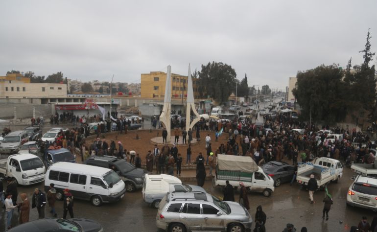 Сирийские правительственные войска входят в город Дейр-Хафир в 50 км в востоку от Алеппо. Фото: Anadolu