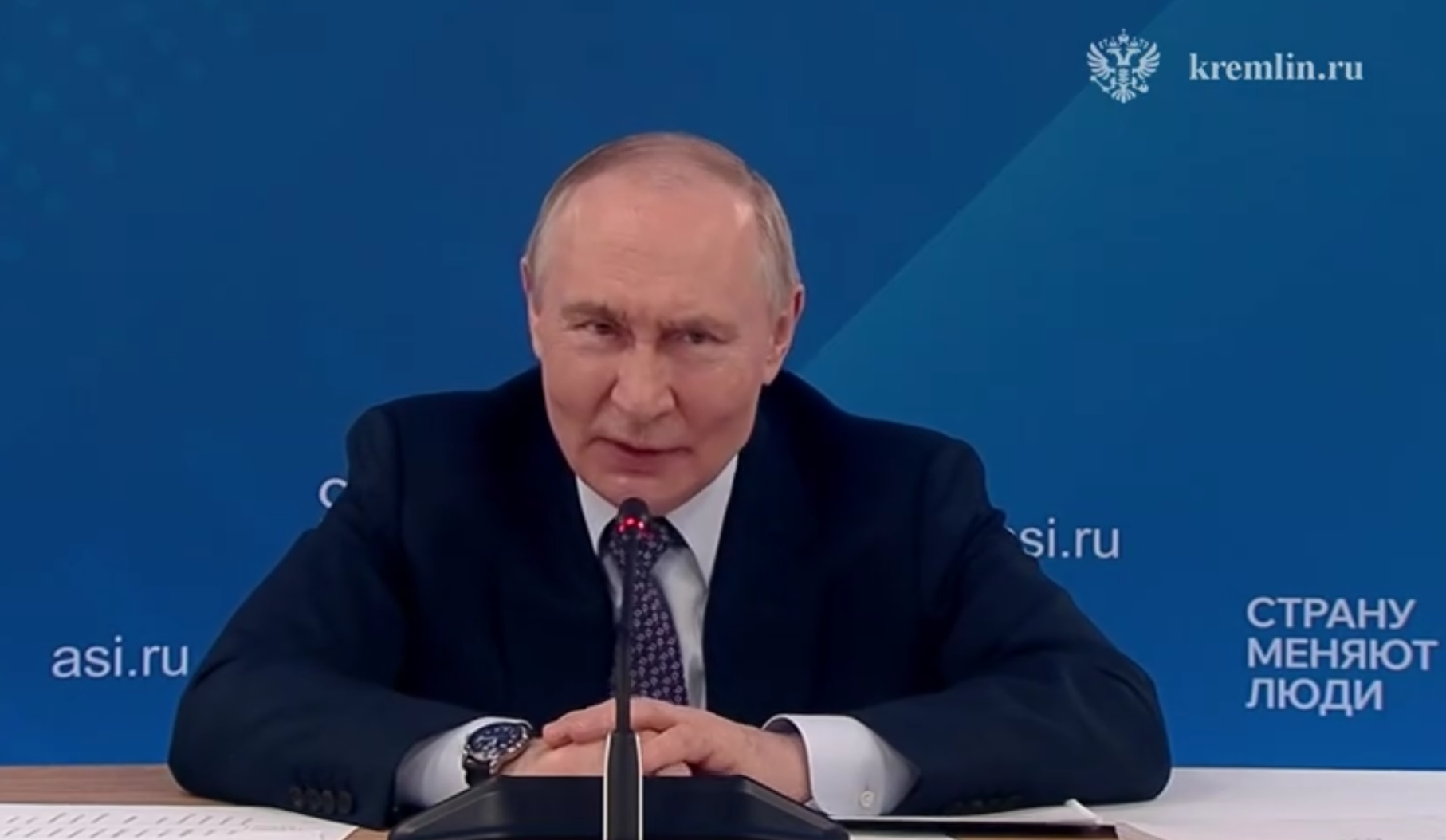 Скриншот видео пресс-службы Кремля