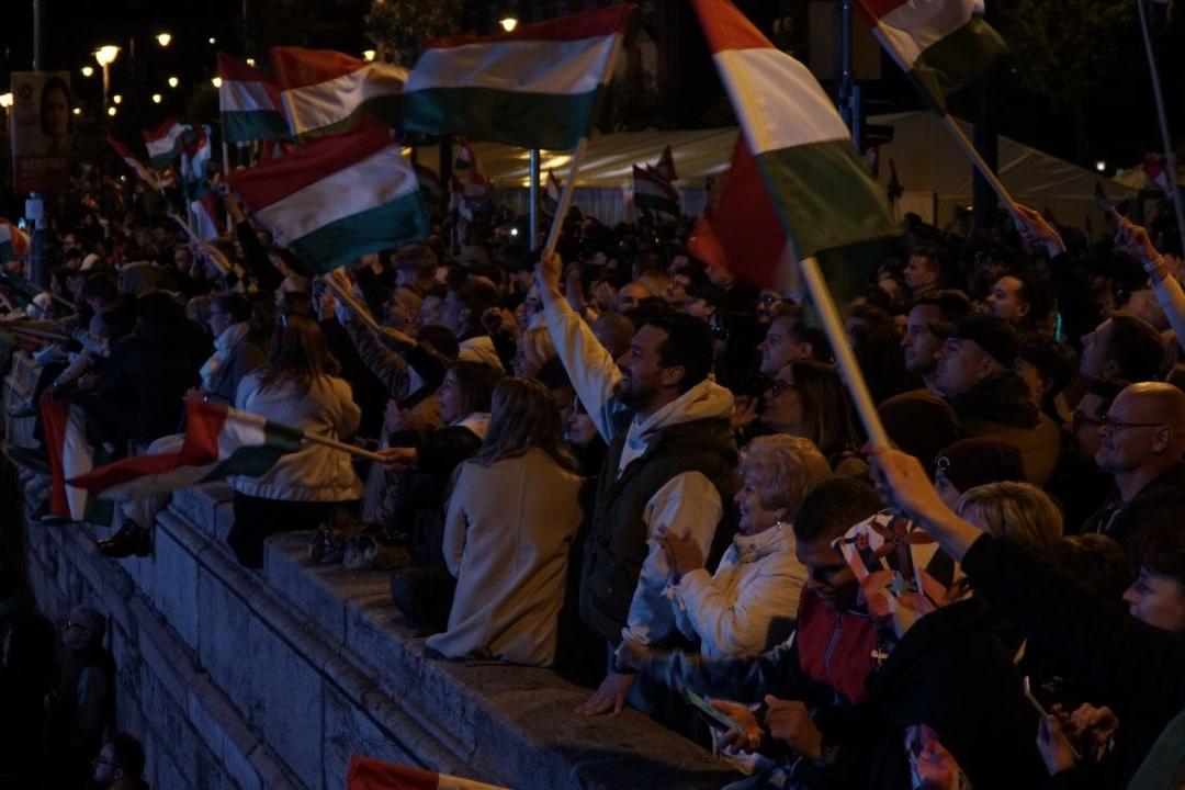 Ликующие сторонники оппозиционной партии «Тиса» в Будапеште. Фото: The Insider