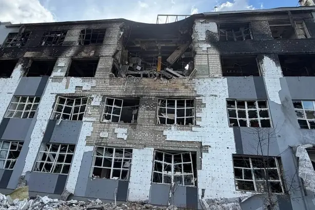 ВС России продолжили удары по коммуникационным центрам и морским судам ВСУ