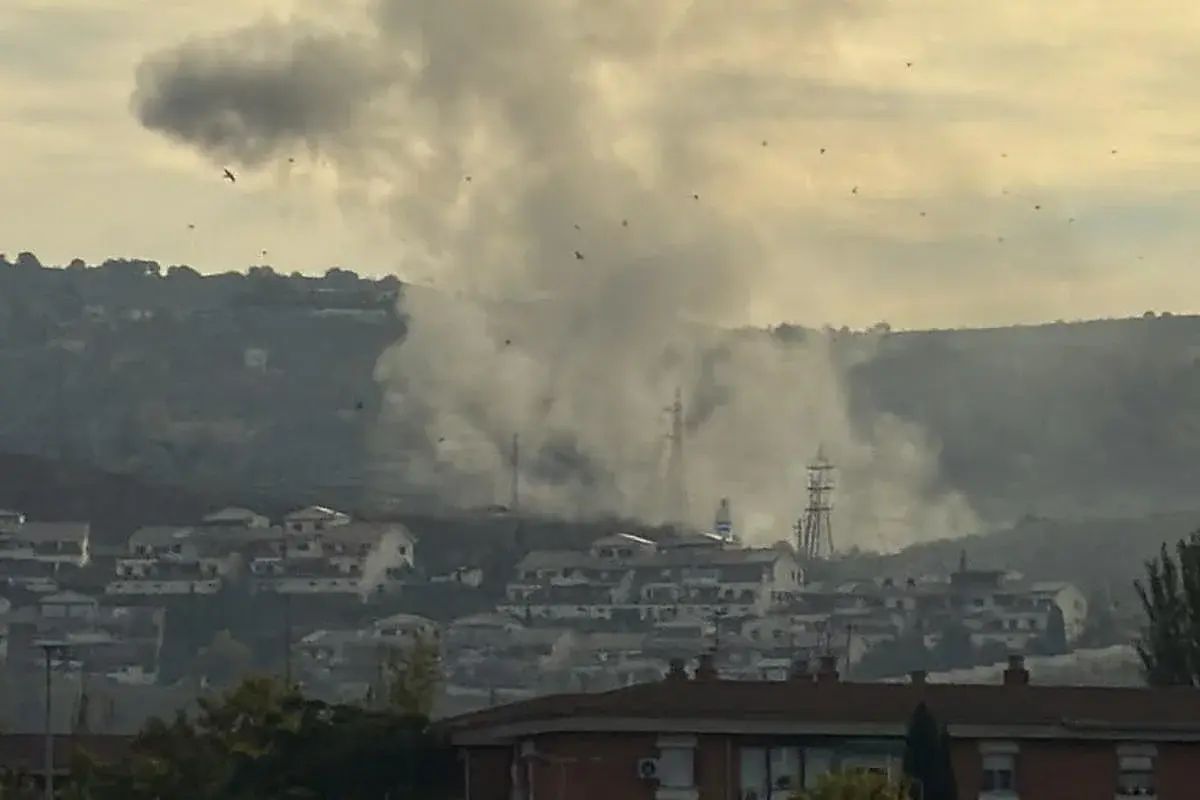 Explosión en una planta de municiones de Granada deja trabajadores heridos en España