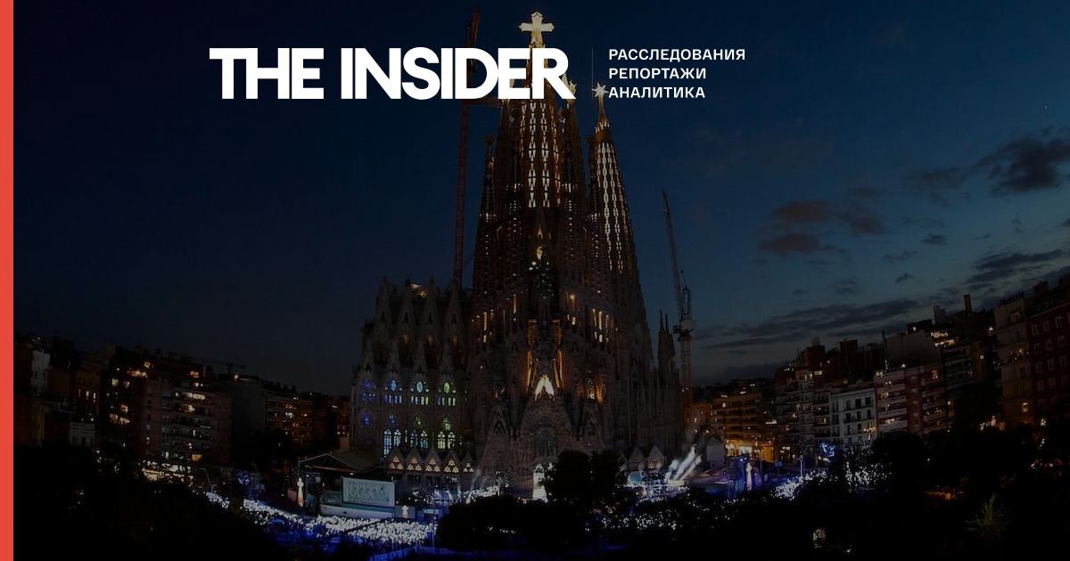 Construction of the main tower of Sagrada Familia completed after 143 years. The temple becomes the world's tallest.